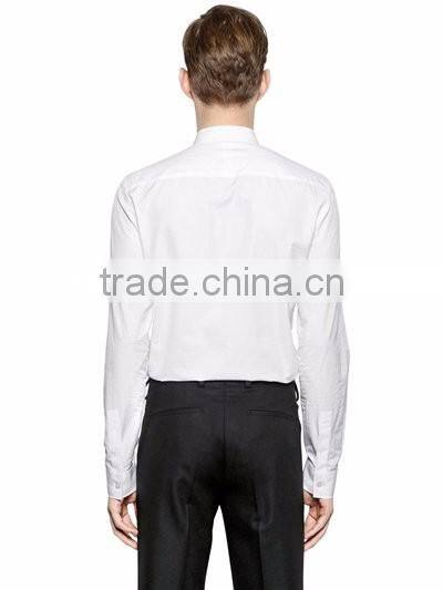 Men white business shirt with star print on the neck