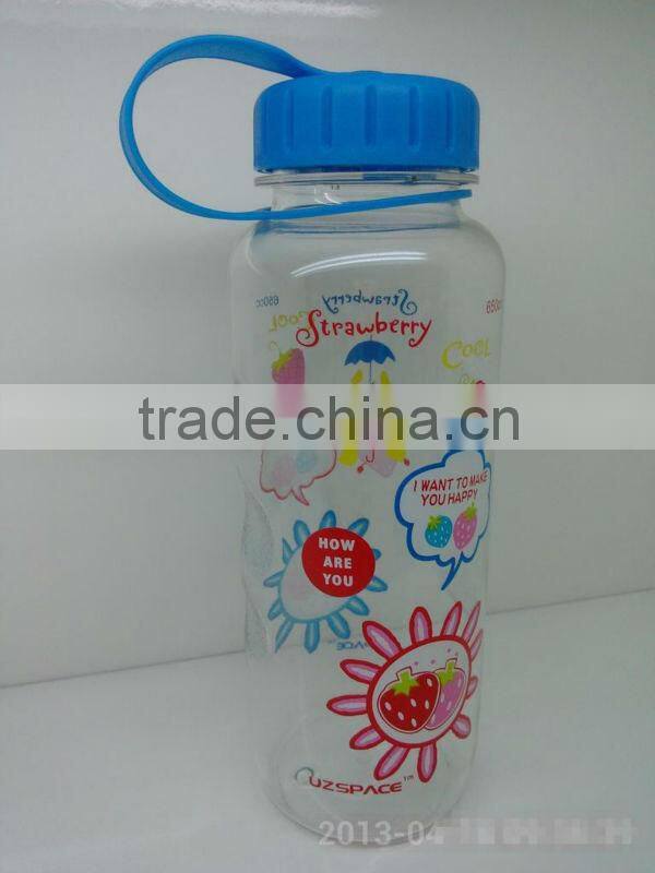 Outdoor reusable water bottle with filter