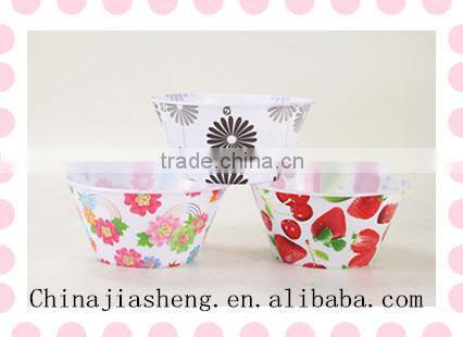 mini plastic salad bowl with lid for children