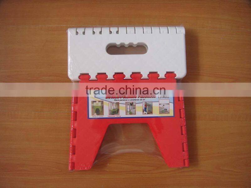 portable plastic folding step stool with 7.87 inches height
