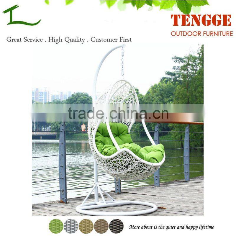 TG15-0146 Resin wicker hanging chair egg shaped swing chair