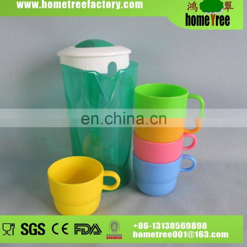 1600ml Snowflake Pattern Plastic Water Jug With Strainer And Side Handle Pouring Jug For 4 Person