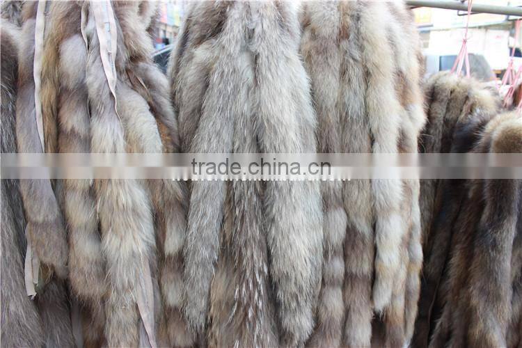 Factory Direct Natural Color Raccoon Fur Stripes For Jacket Collar