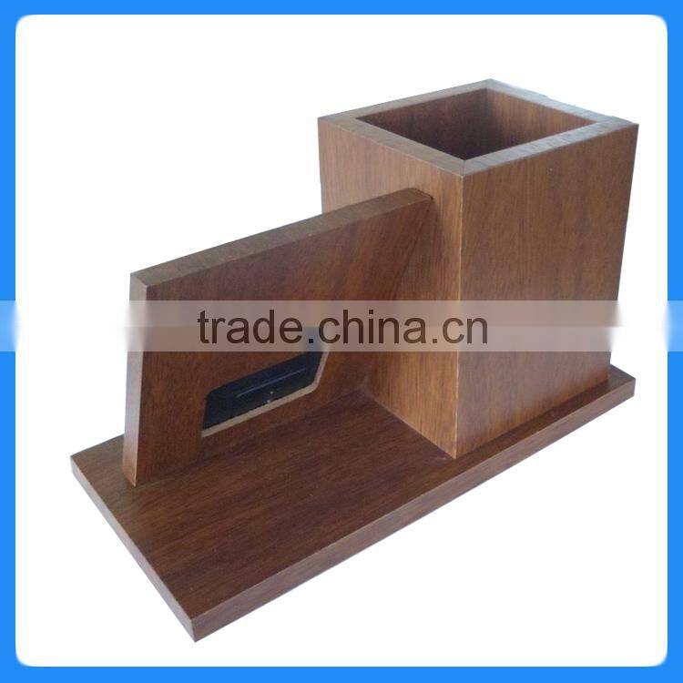 High-grade office desktop wooden brush pot clock