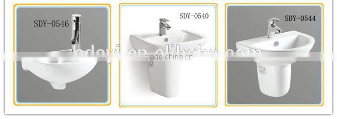 Sanitary ware toilet bowl Bathroom toilet price siphonic one piece toilet wc