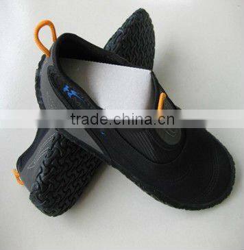 low cut diving boots with rubber soles BT10