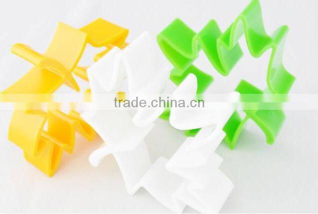 Maple Leaf Designed Chocolate Cake Cookie Biscuit Mold Cutter 3 Random Colors China