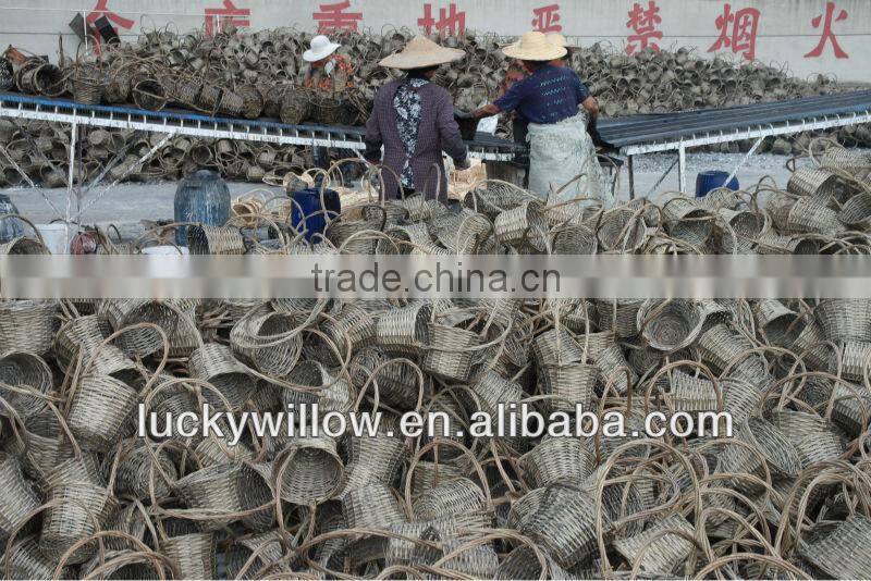 Driect supplier white wicker flower basket with high handle