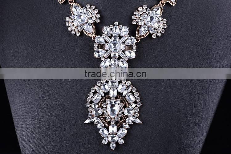 Latest Design Flower Shape China Factory Wholesale crysal diamond stone Jewelry Pearl Necklace
