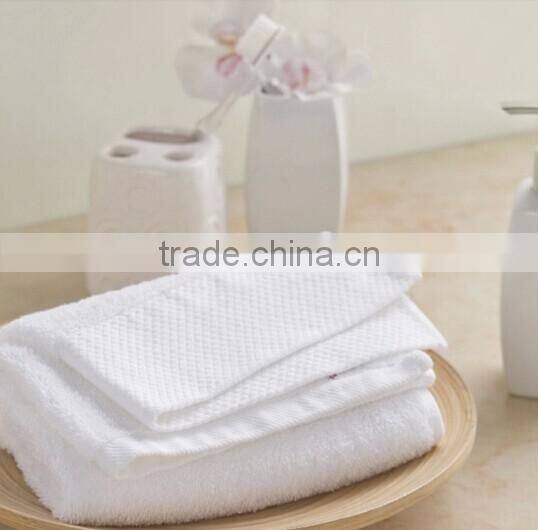 Cheap wholesale customized luxury cotton square towel