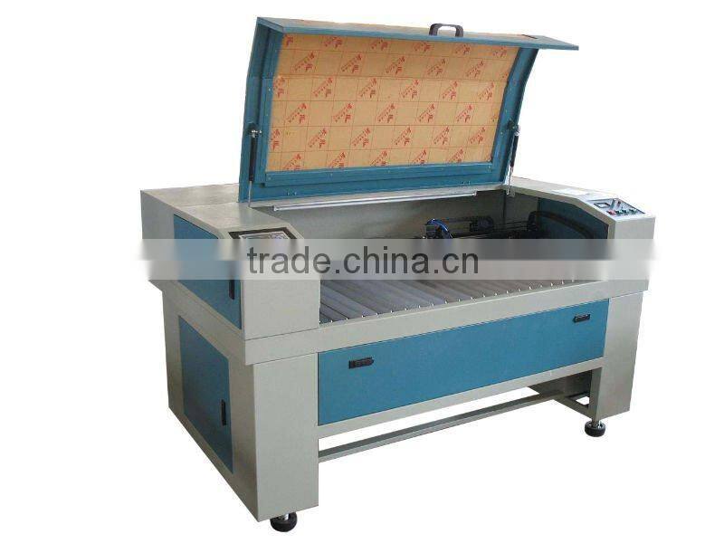 water cooling Co2 laser engraving and cutting machine 2013 hot sale!