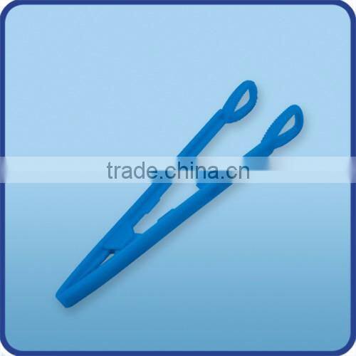 Disposable sterile wound dressing pack/custom tweezers