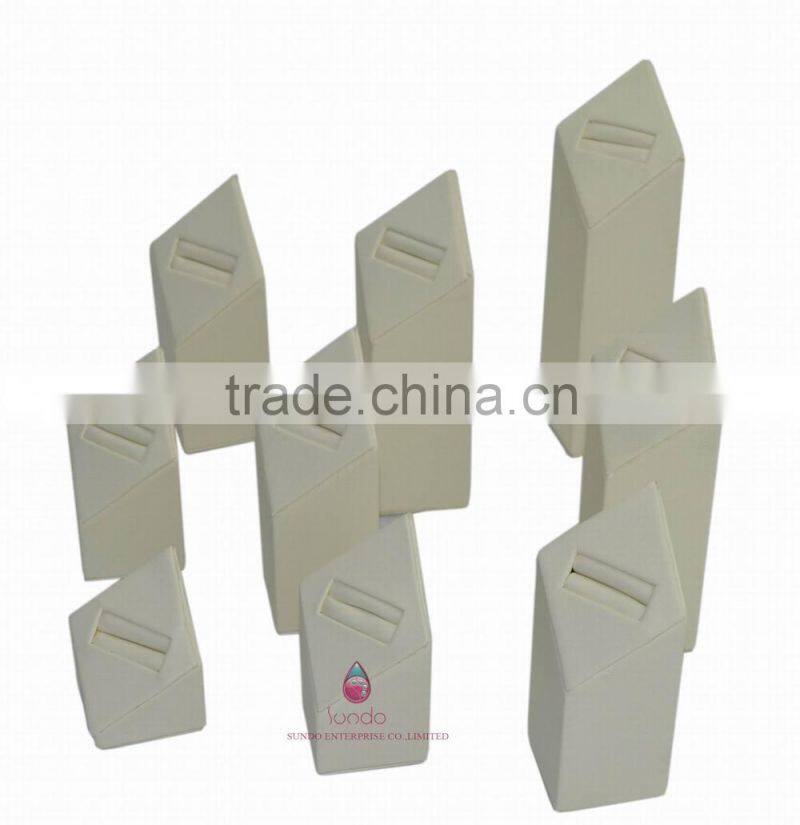 Customized white leather jewelry tray for ring prismatic shape