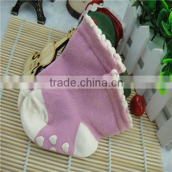 Factory Custom High quality 0-3years old baby socks,dotted heart pink color style ,white thick in the bottom