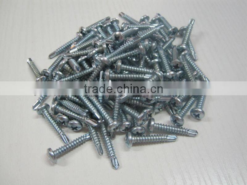 Galvanized Pan Head Self Drilling Screws in Guangzhou factory.
