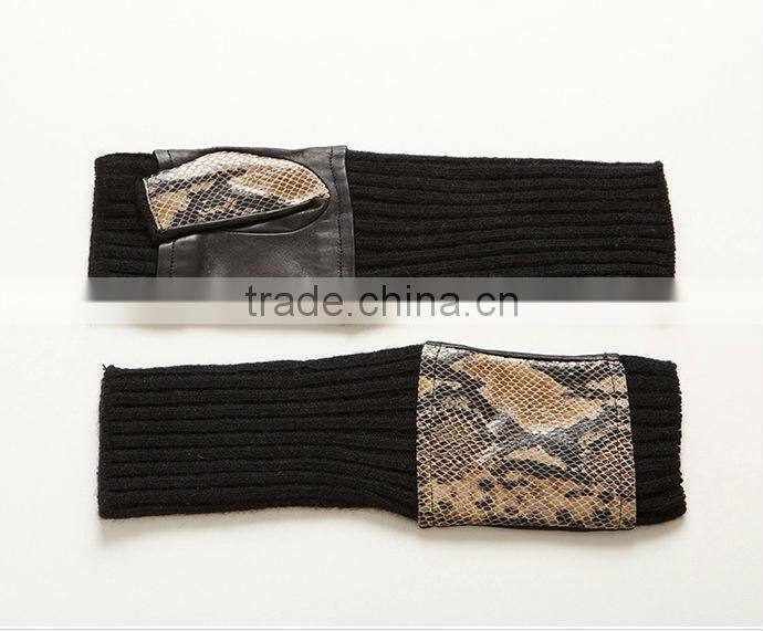 Ladies mid-long snake priting nappa gloves with cashmere gloves cuff