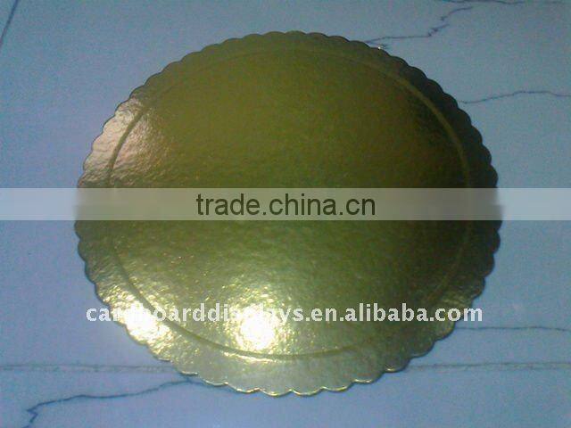 Scalloped round cake boards foil coated cake board