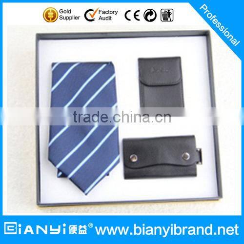 Hot selling men leather keychain bag and tie gift set