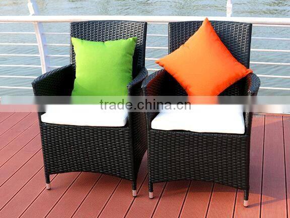 New Style High Quality Old Europe Style Synthetic Rattan Garden Furniture Table Set