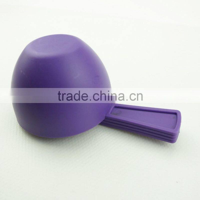 47010 4pcs plastic Measuring Cups and Spoons Set