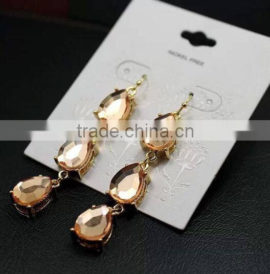 Fashion of water droplets in the shape of a pendant earrings.champagne