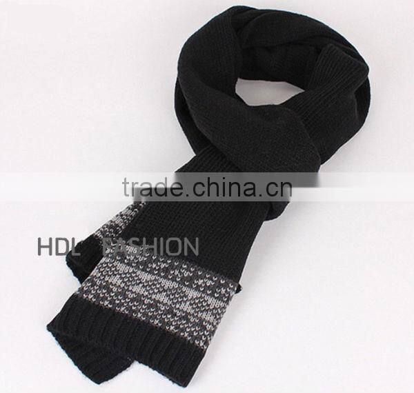 High quality fine wool scarf with snowflake pattern
