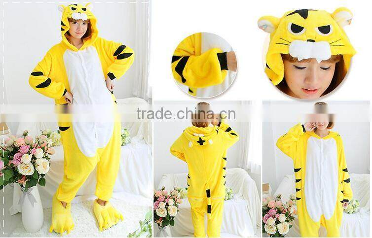 2016 new best selling cheap cartoon thick hooded kids fleece jacket for 2-7year old kids