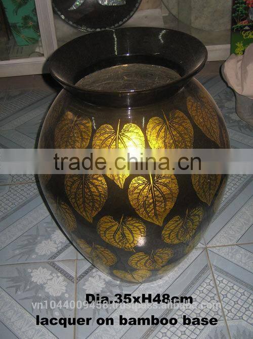 Round Vietnam lacquer vase