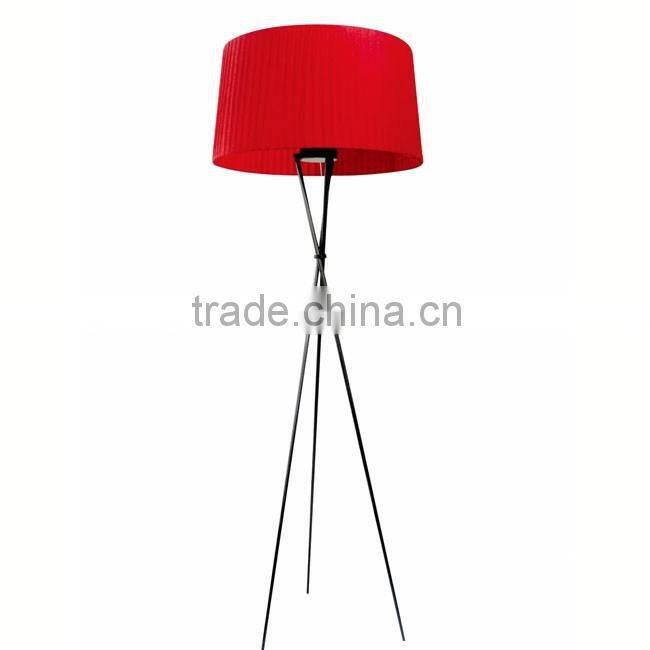 Tripod modern lamp F010