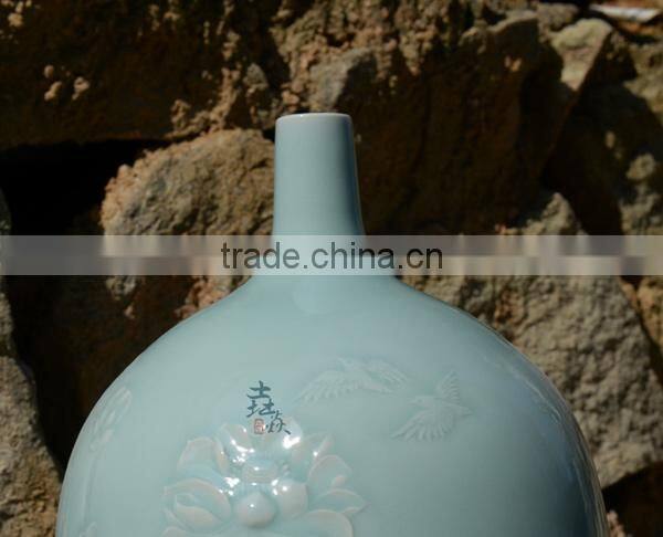 Longquan celadon Hand -Bearing play Bottle gifts