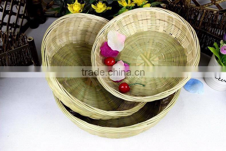 Weaving fresh vegetable and fruit bamboo storage basket