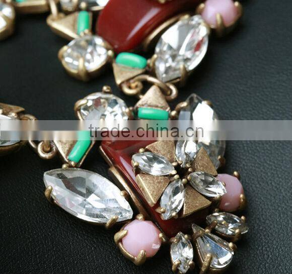 New arrvial plating imitation gold zinc alloy acrylic stone glass stone statement necklace