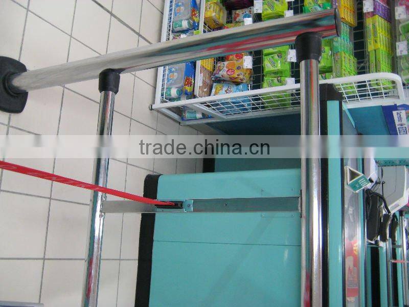 Traffic and road control crowd barrier