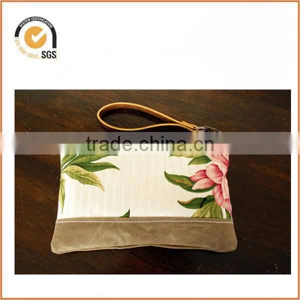 Arrow Applique Zipper Pouch/Makeup Bag: Natural Canvas with Native American Print By Chiqun Dongguan CQ-H01078