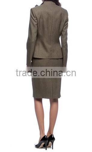 3-botton Wing Collar Herringbone Skirt Suit