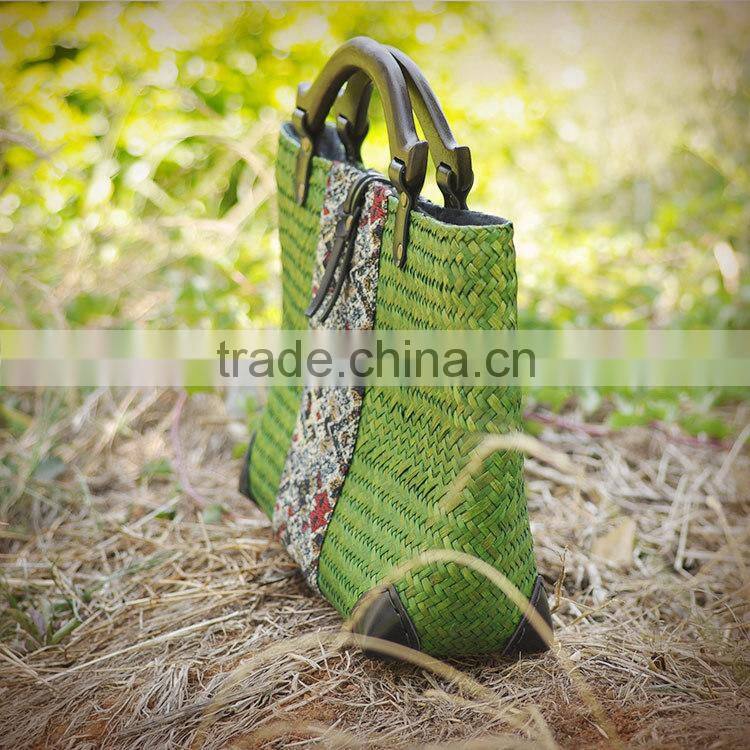 Top quality wood handle beach bag green thailand straw bag