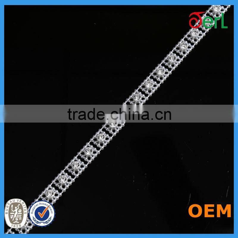 Wholesale Plastic Pearl roll rhinestone cup chain