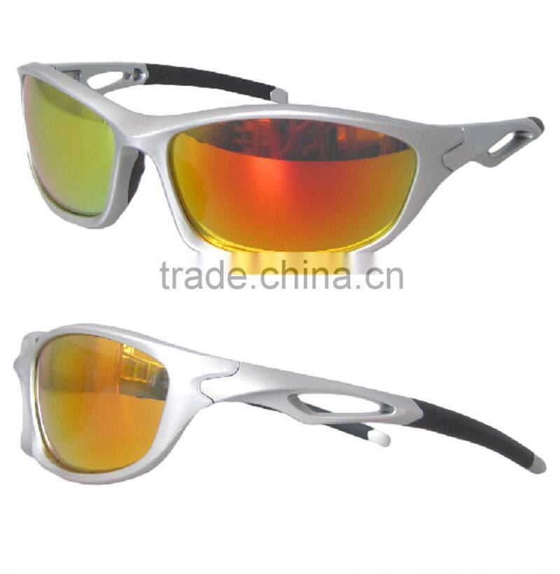 Red half frame sports glasses, comfortable black gloves, any movement are applicable