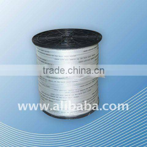 Cable pulling tape for optic cable