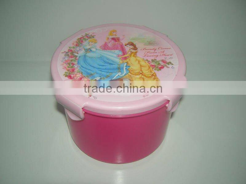 plastic lunch box with spoon