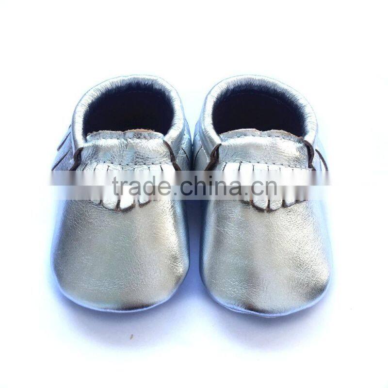 hot selling baby leather moccasin shoes the metal color moccasins shoes