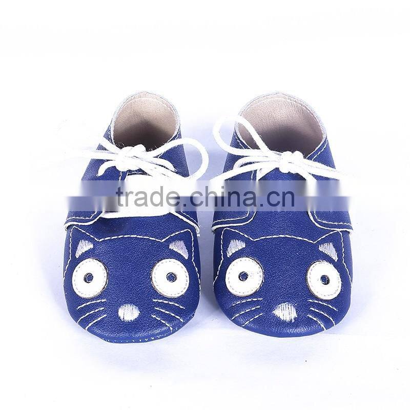 Cute cat design leather baby moccasin