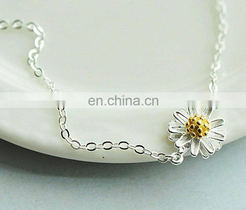 Tiny Charming Daisy Flower Earrings 925 silver Stud