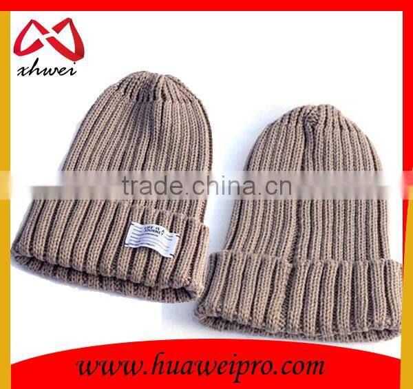 Custom plain beanie cheap knitted beanie black and white letters