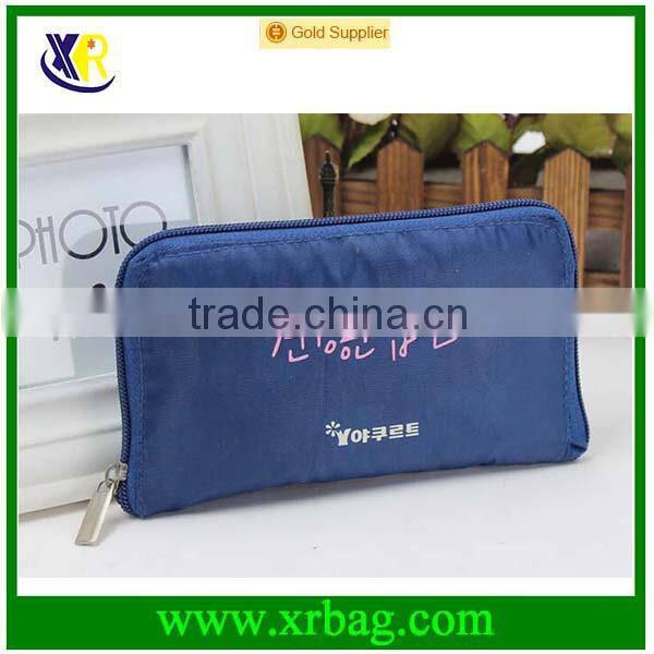Manufacturer provide carrying foldable zipper shopping bags with logo