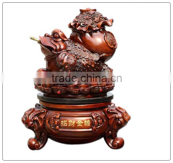 Resin wooden color money frog statue , resin animal statue