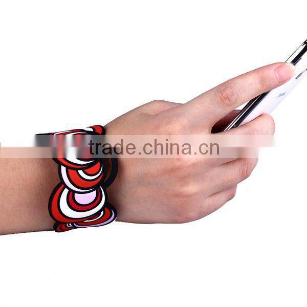 custom made personalized logo silicone fashion wristbands