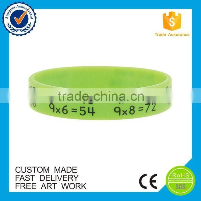 Customized China unisex fitness silicone charm bracelet