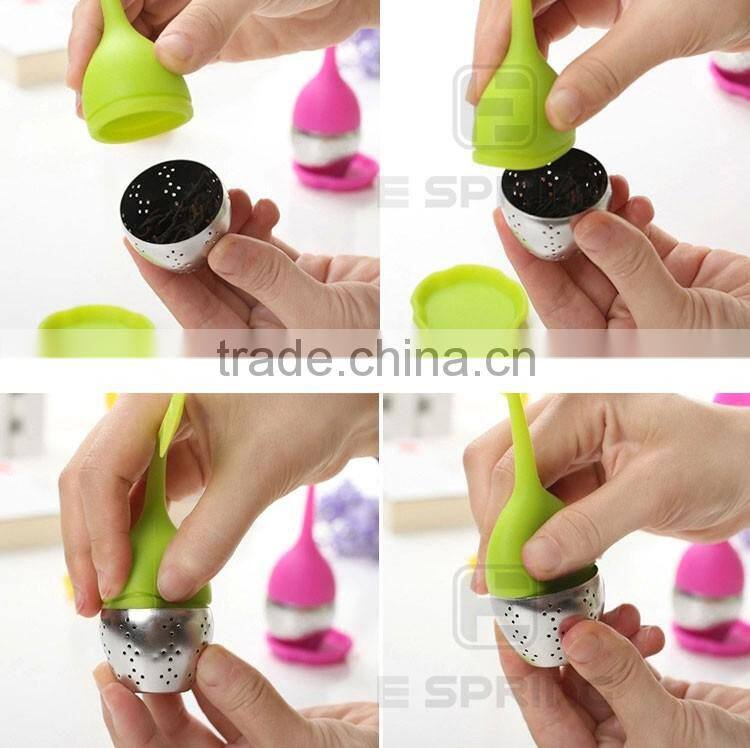 Submarine shaped silicone tea hold