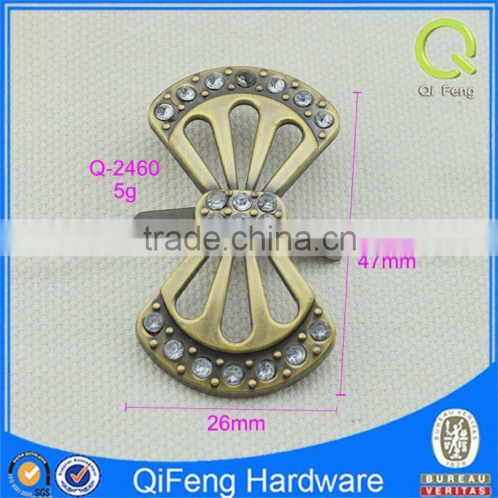 Q-2460 rectangle metal logo tag rhinestone fashion bownot shape design